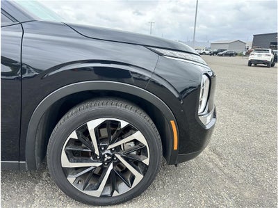 2024 Mitsubishi Outlander SE Sport Utility 4D