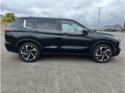 2024 Mitsubishi Outlander SE Sport Utility 4D
