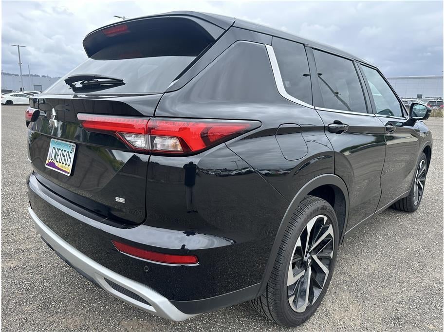 2024 Mitsubishi Outlander SE Sport Utility 4D