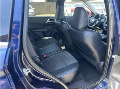 2024 Mitsubishi Outlander SE Sport Utility 4D