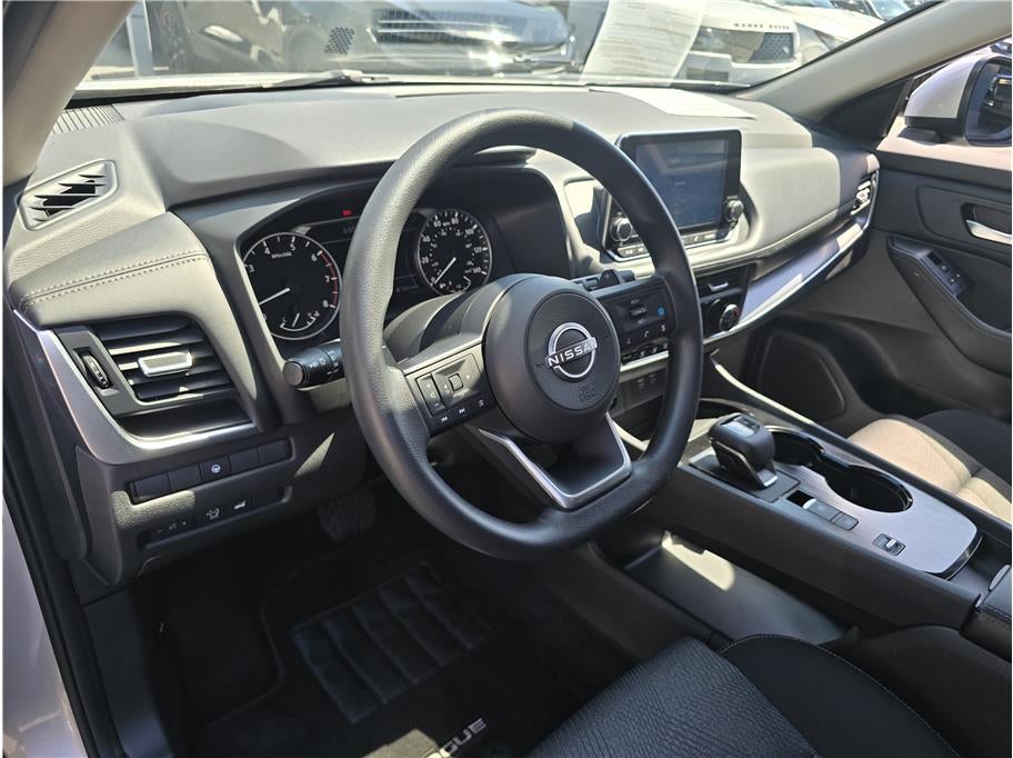 2024 Nissan Rogue SV Sport Utility 4D