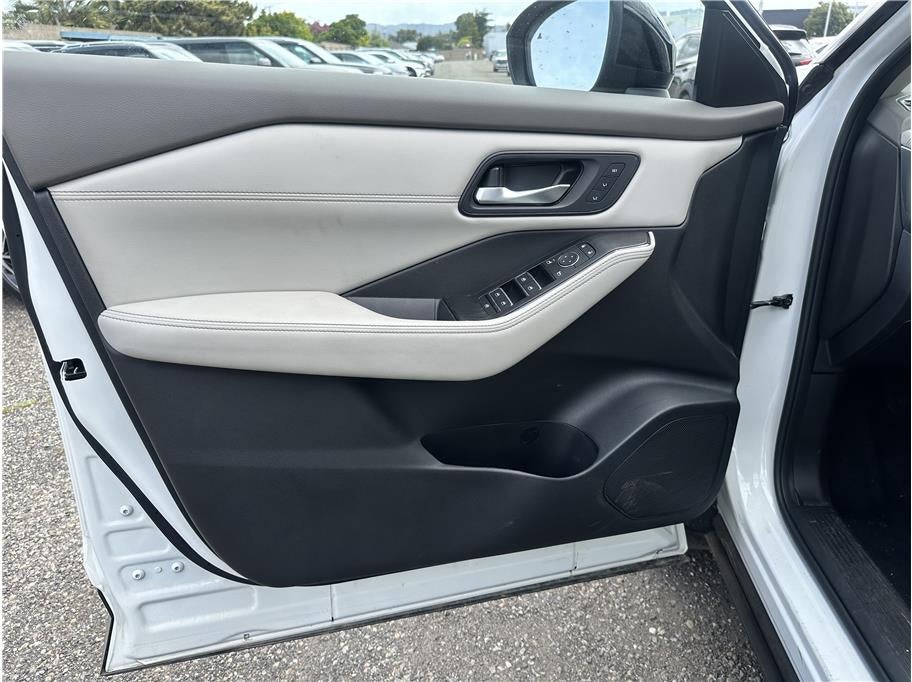 2025 Nissan Rogue SL Sport Utility 4D