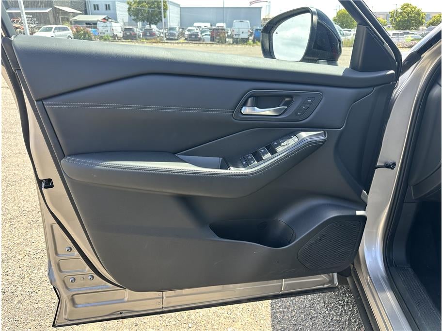 2025 Nissan Rogue SL Sport Utility 4D
