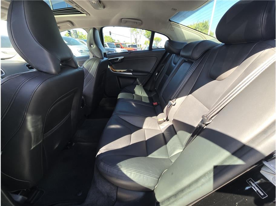 2016 Volvo S60 T5 Inscription Platinum Sedan 4D