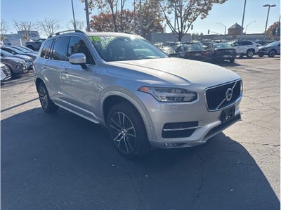 2018 Volvo XC90 T6 Momentum Sport Utility 4D
