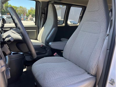 2024 Chevrolet Express 3500 Passenger LT Extended Van 3D