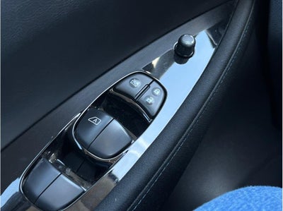 2018 Nissan LEAF SV Hatchback 4D