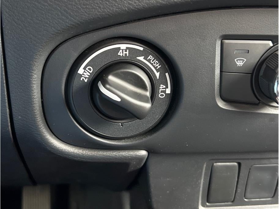 2023 Nissan Frontier Crew Cab PRO-4X Pickup 4D 5 ft