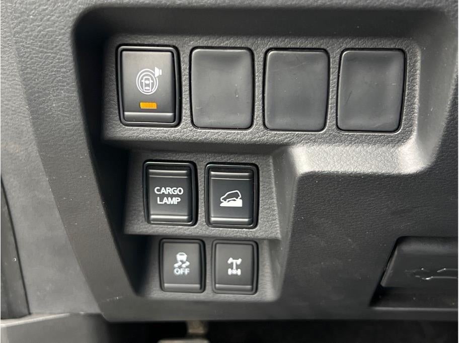 2023 Nissan Frontier Crew Cab PRO-4X Pickup 4D 5 ft