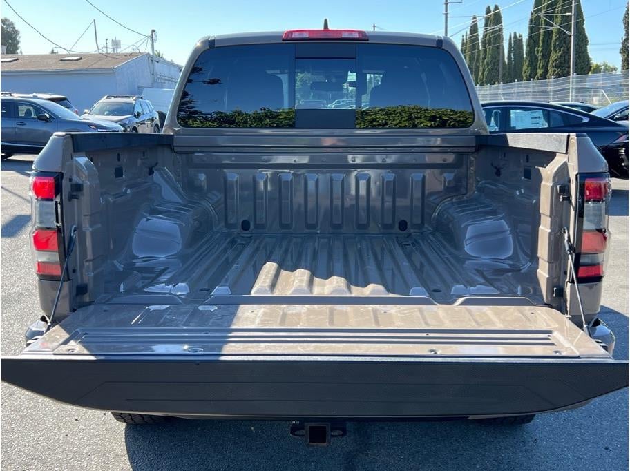 2024 Nissan Frontier Crew Cab PRO-4X Pickup 4D 5 ft