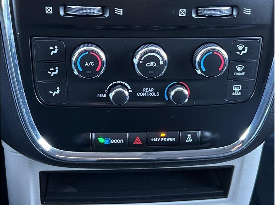 2017 Dodge Grand Caravan Passenger SE Minivan 4D