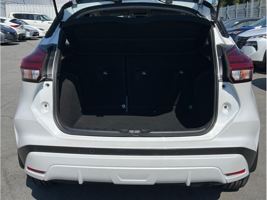 2023 Nissan Kicks SR Sport Utility 4D