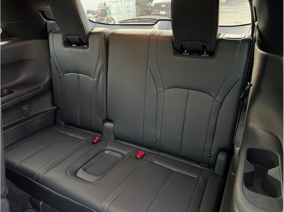 2025 INFINITI QX60 LUXE Sport Utility 4D