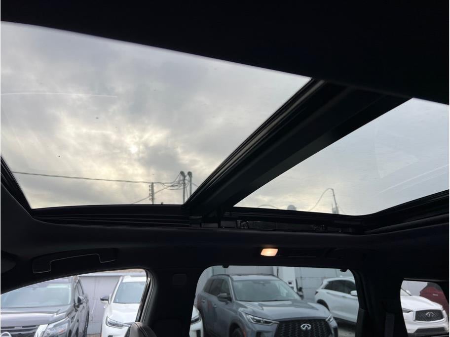 2025 INFINITI QX60 LUXE Sport Utility 4D