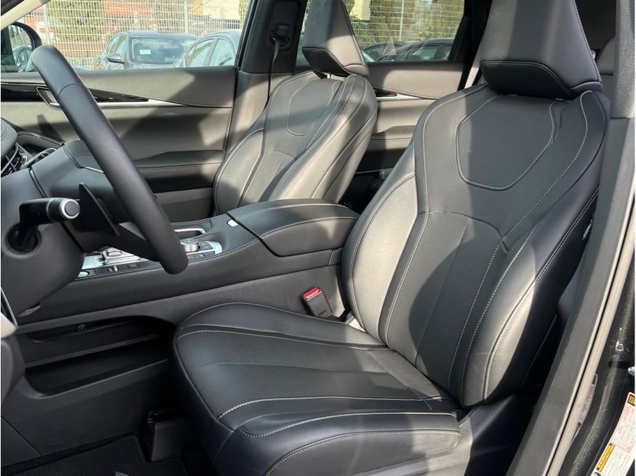 2024 INFINITI QX60 PURE Sport Utility 4D