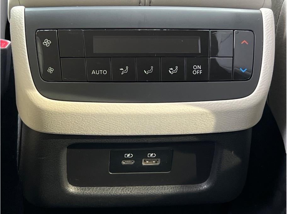 2022 Nissan Pathfinder SV Sport Utility 4D