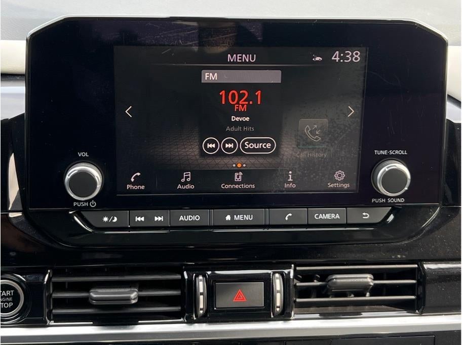 2022 Nissan Pathfinder SV Sport Utility 4D