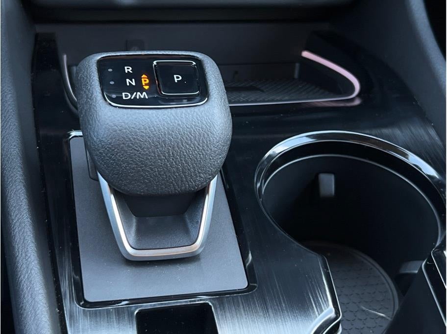 2025 Nissan Rogue SL - Photo 17