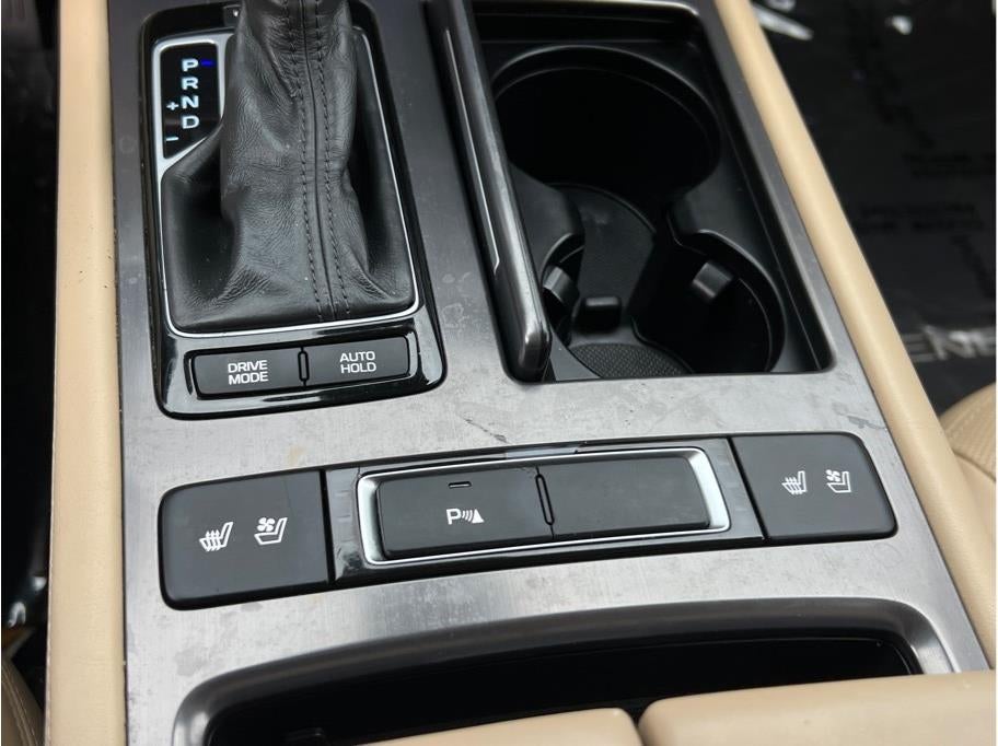 2016 Hyundai Genesis 3.8 Sedan 4D