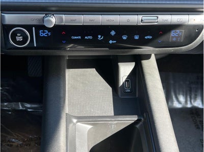 2024 Hyundai IONIQ 6 SE Standard Range Sedan 4D