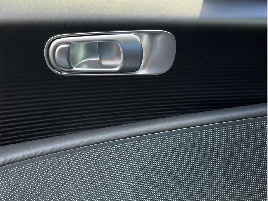 2024 Hyundai IONIQ 6 SE Standard Range Sedan 4D