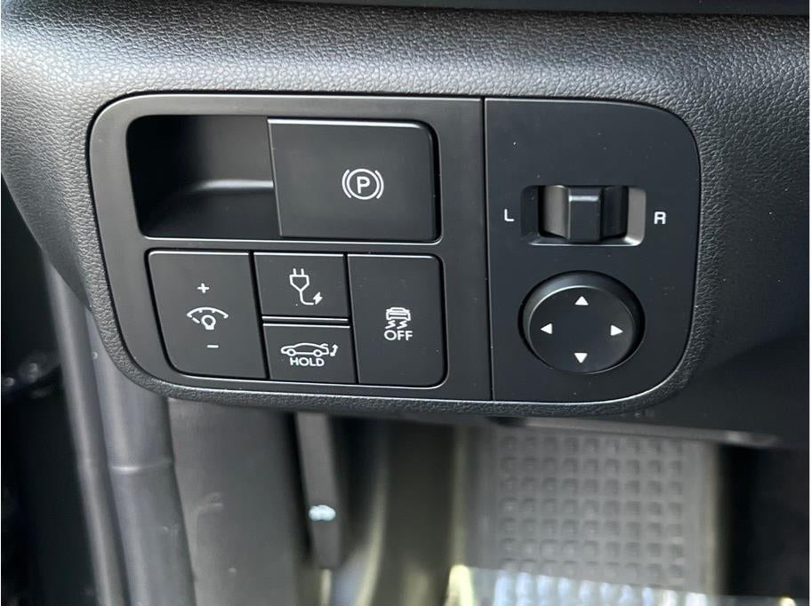 2024 Hyundai IONIQ 6 SE Standard Range Sedan 4D
