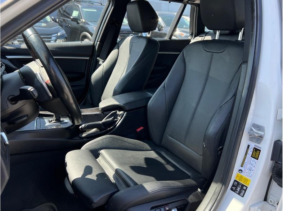 2017 BMW 3 Series 330i xDrive Sport Wagon 4D