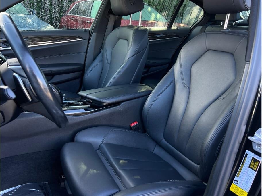 2018 BMW 5 Series 530i Sedan 4D