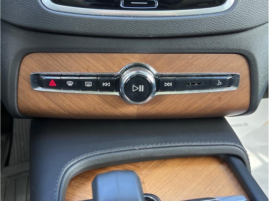 2023 Volvo XC90 B6 Plus Bright Theme Sport Utility 4D