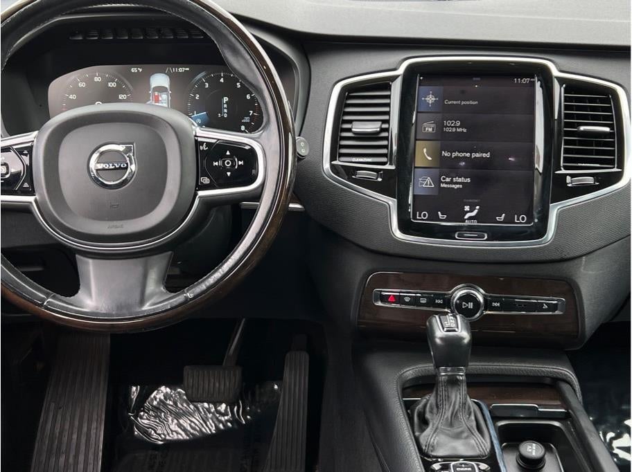 2016 Volvo XC90 T6 Momentum Sport Utility 4D