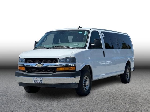 2024 Chevrolet Express 3500 LT Extended's photo