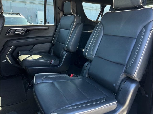 2025 Chevrolet Suburban Premier Sport Utility 4D