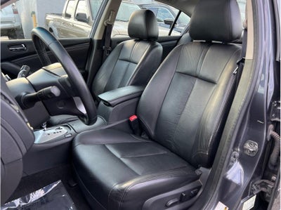 2007 Nissan Altima 3.5 SE Sedan 4D