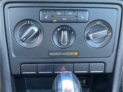 2017 Volkswagen Beetle 1.8T Classic Hatchback 2D