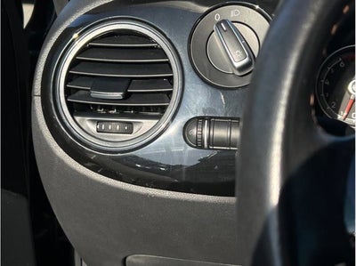 2017 Volkswagen Beetle 1.8T Classic Hatchback 2D