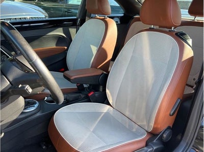 2017 Volkswagen Beetle 1.8T Classic Hatchback 2D