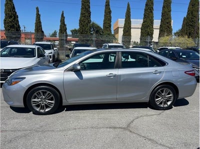 2017 Toyota Camry SE Sedan 4D