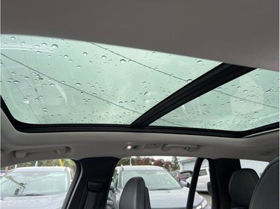 2016 Volvo XC90 T6 Momentum Sport Utility 4D