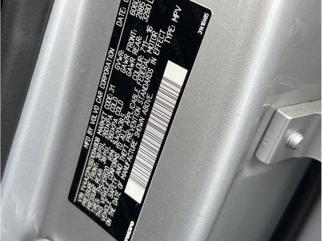 2016 Volvo XC90 T6 Momentum Sport Utility 4D