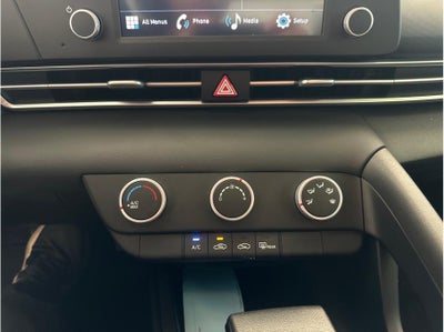 2025 Hyundai Elantra SE Sedan 4D