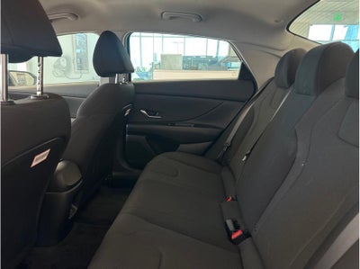 2025 Hyundai Elantra SE Sedan 4D