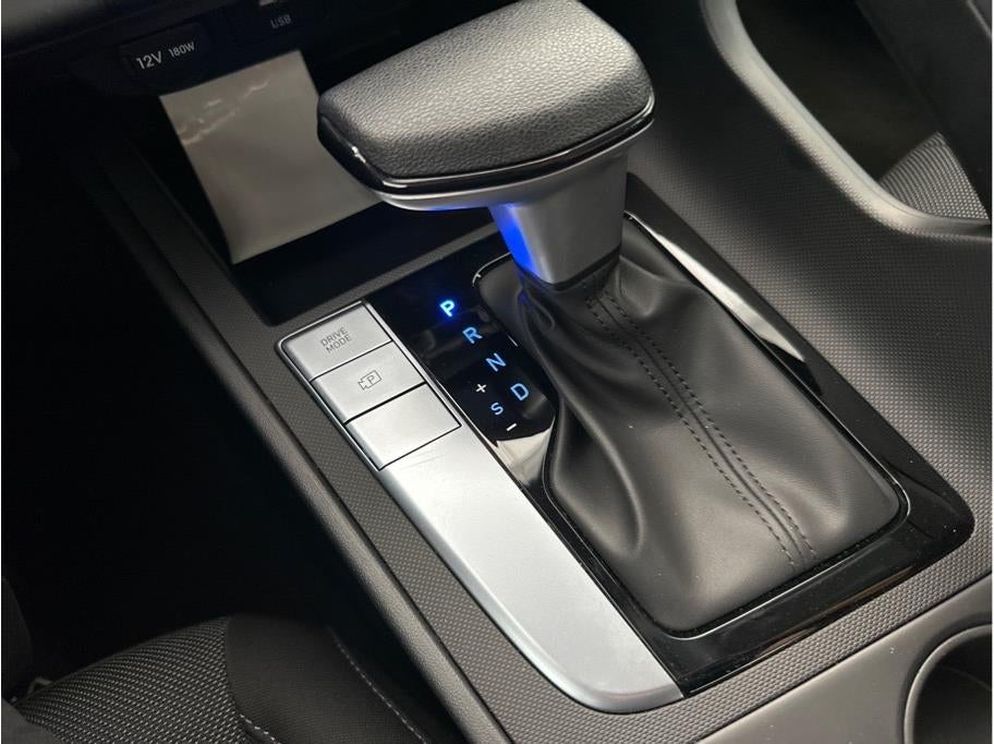 2025 Hyundai Elantra SE Sedan 4D