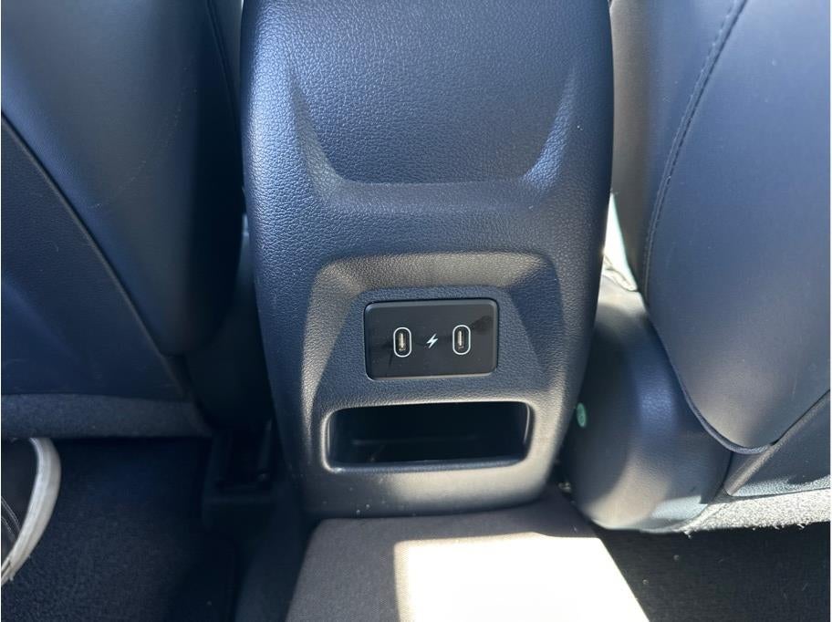 2024 Hyundai Venue Limited Sport Utility 4D