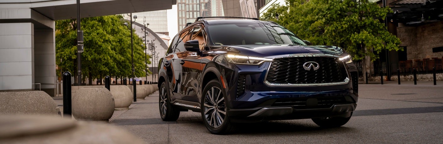 Front Angle view of Parked 2024 INFINITI QX60